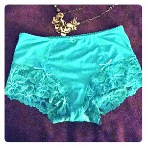 ⭐Lacey boy shorts